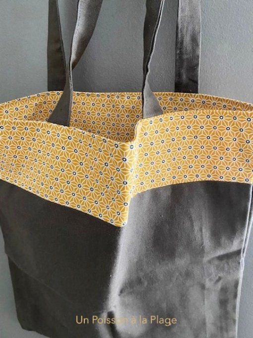 Tote bag